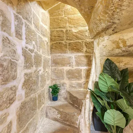 Casa de Férias Authentic 2br House Of Character With Terrace By 360 Estates