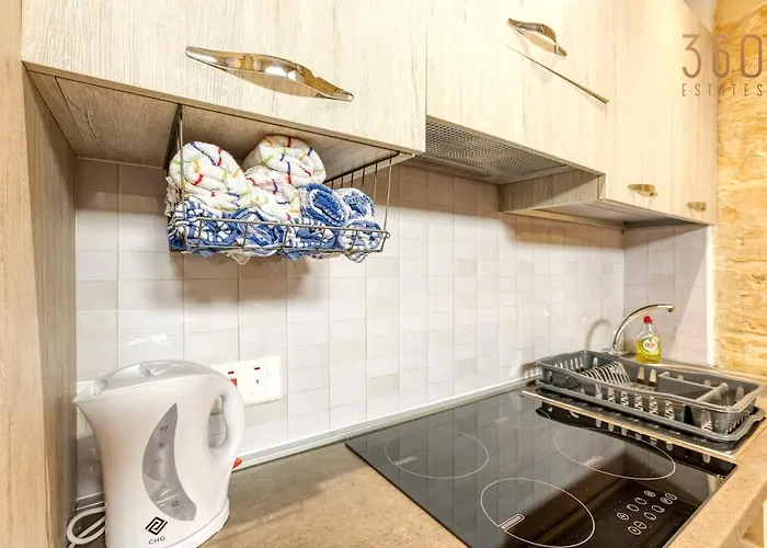 Authentic 2br House Of Character With Terrace By 360 Estates Ferienhaus Naxxar