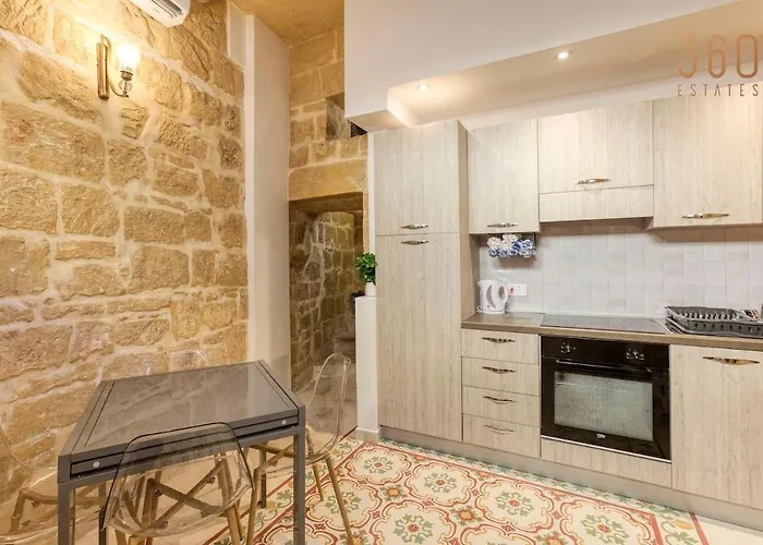 Authentic 2br House Of Character With Terrace By 360 Estates Ferienhaus Naxxar