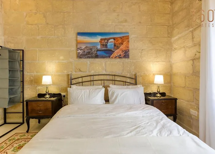 Authentic 2br House Of Character With Terrace By 360 Estates Case de vacanță