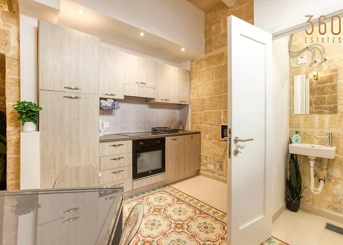 Authentic 2br House Of Character With Terrace By 360 Estates * Naxxar