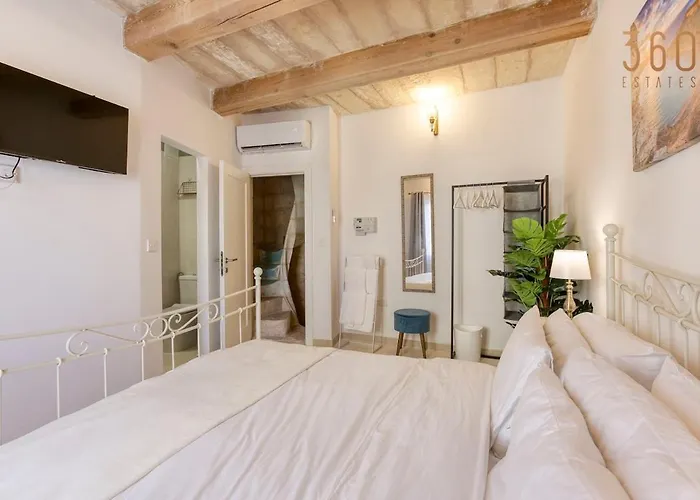 Authentic 2br House Of Character With Terrace By 360 Estates