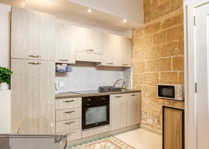 Authentic 2br House Of Character With Terrace By 360 Estates Case de vacanță